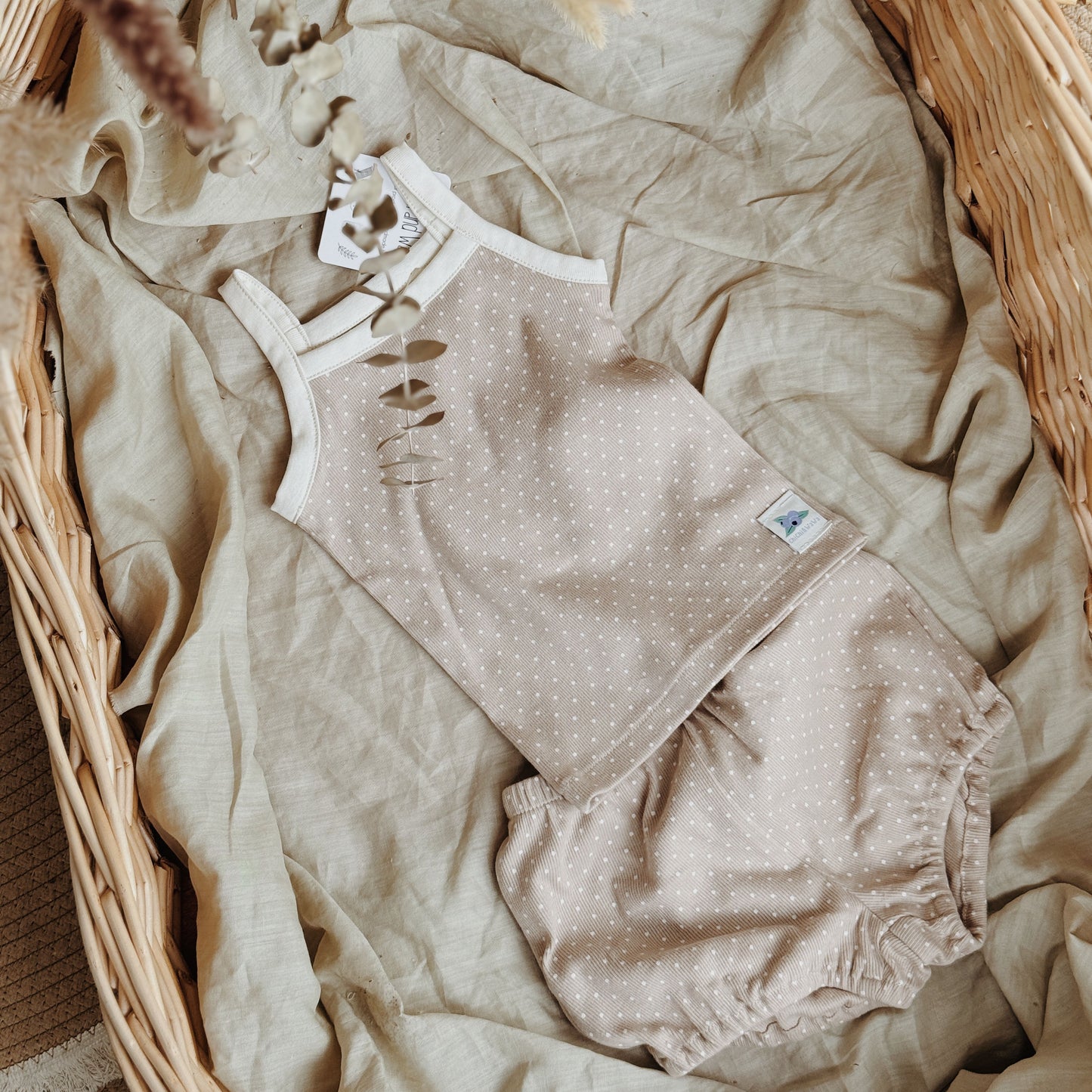 NB-10Y Cappuccino Polka Dot Baby Set – Soft Tank Top and Pumpkin Shorts