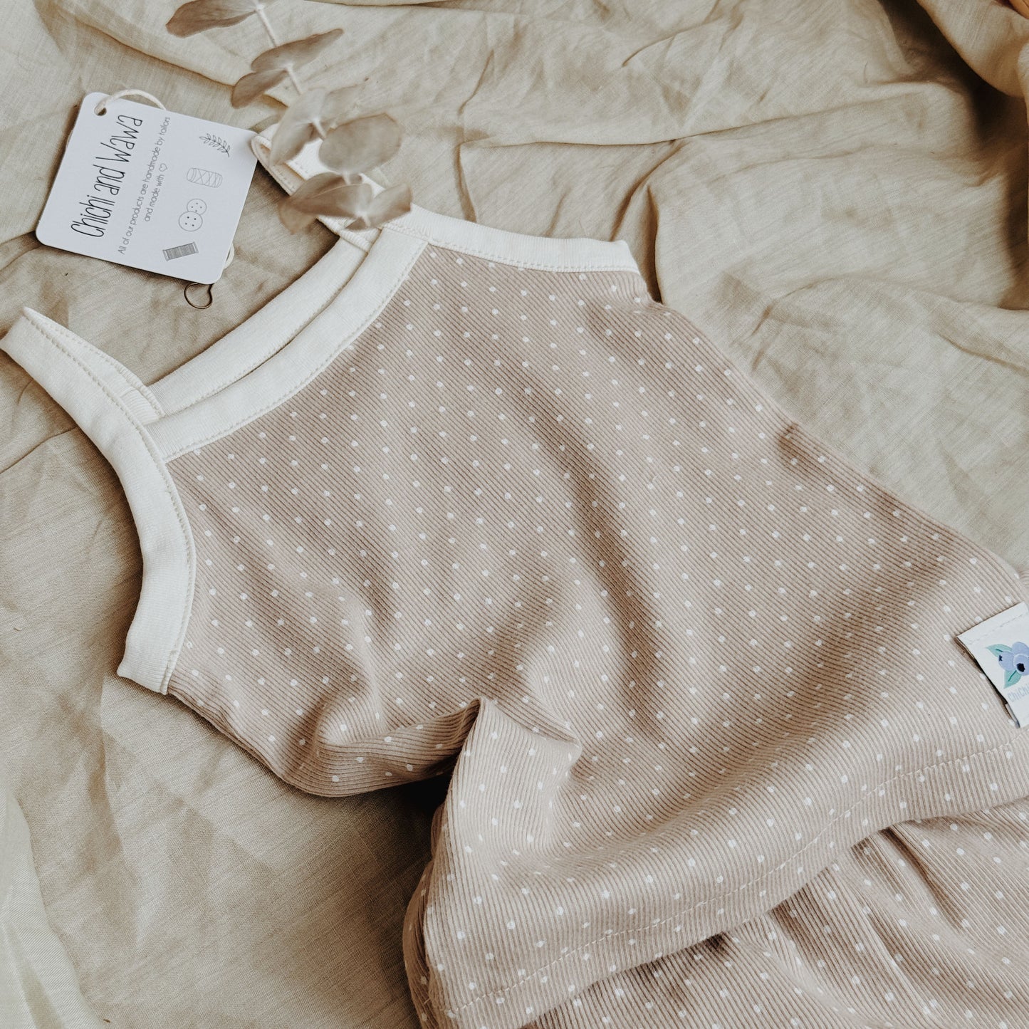 NB-10Y Cappuccino Polka Dot Baby Set – Soft Tank Top and Pumpkin Shorts