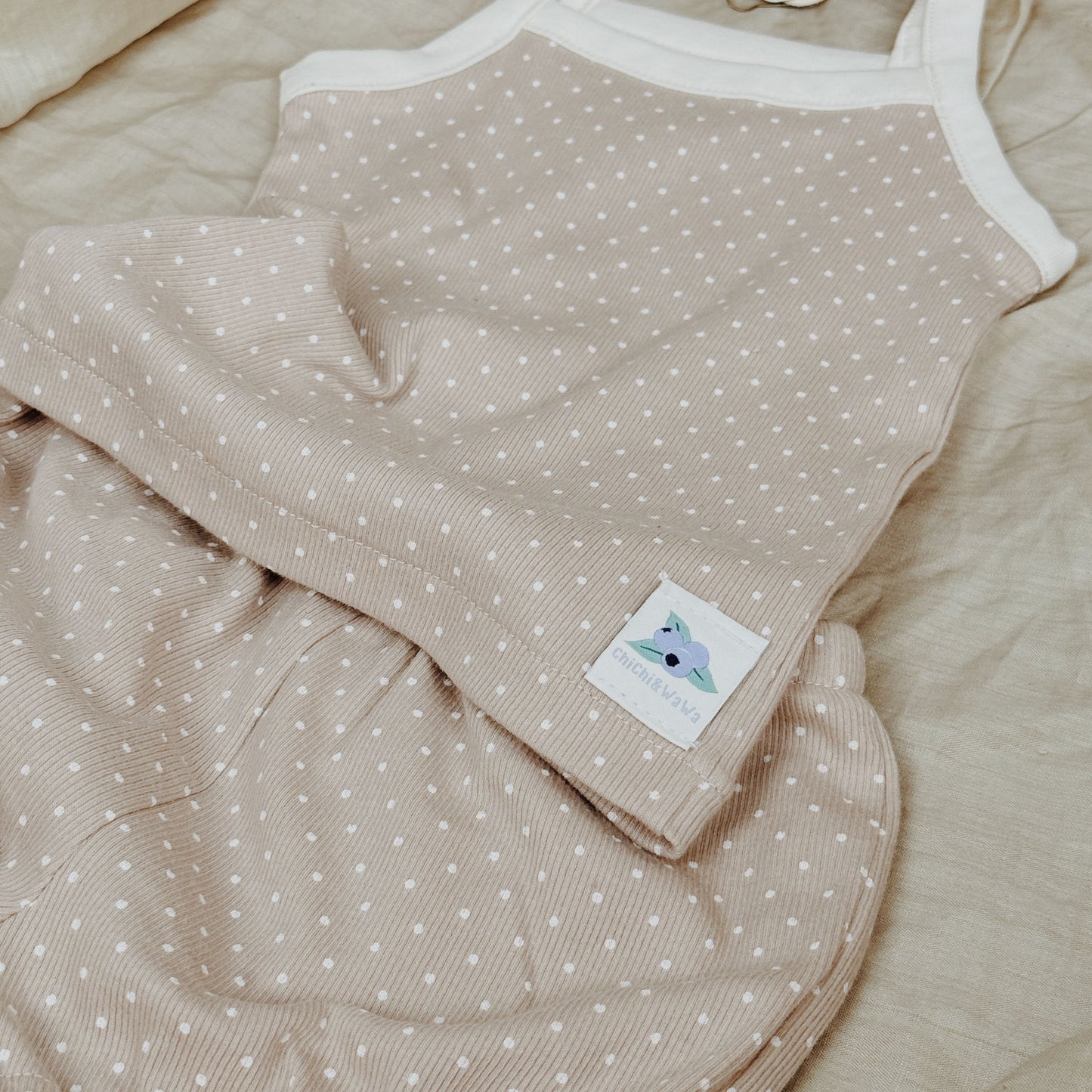 NB-10Y Cappuccino Polka Dot Baby Set – Soft Tank Top and Pumpkin Shorts