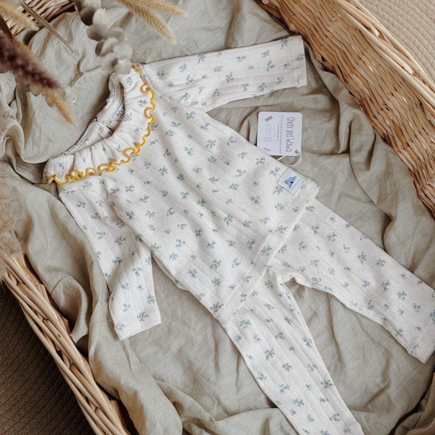 6M-8Y Soft Cotton Baby Girl Outfit with Floral Print and Ruffled Collar