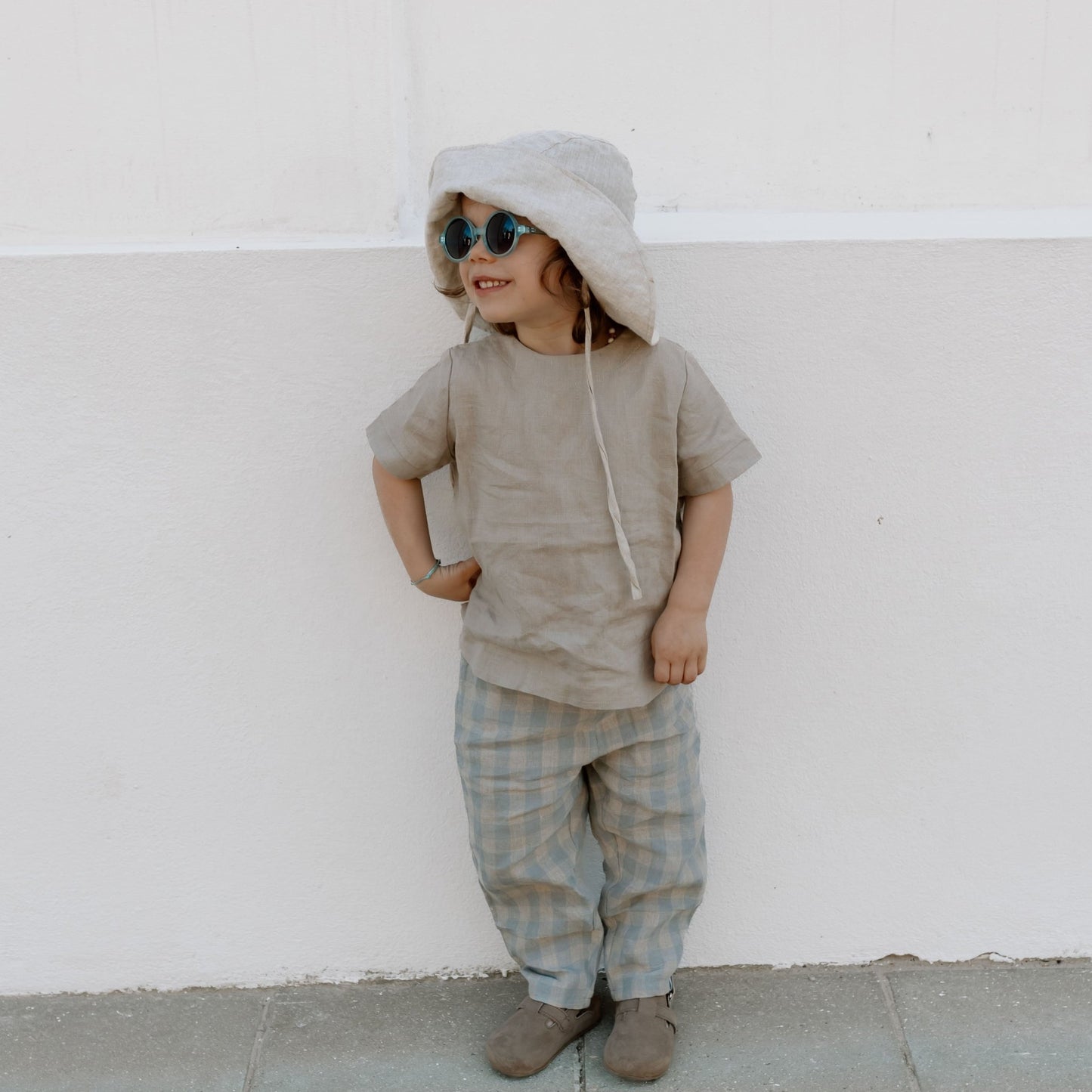 Basic Design Neutral Linen T-shirt - Chichi and Wawa