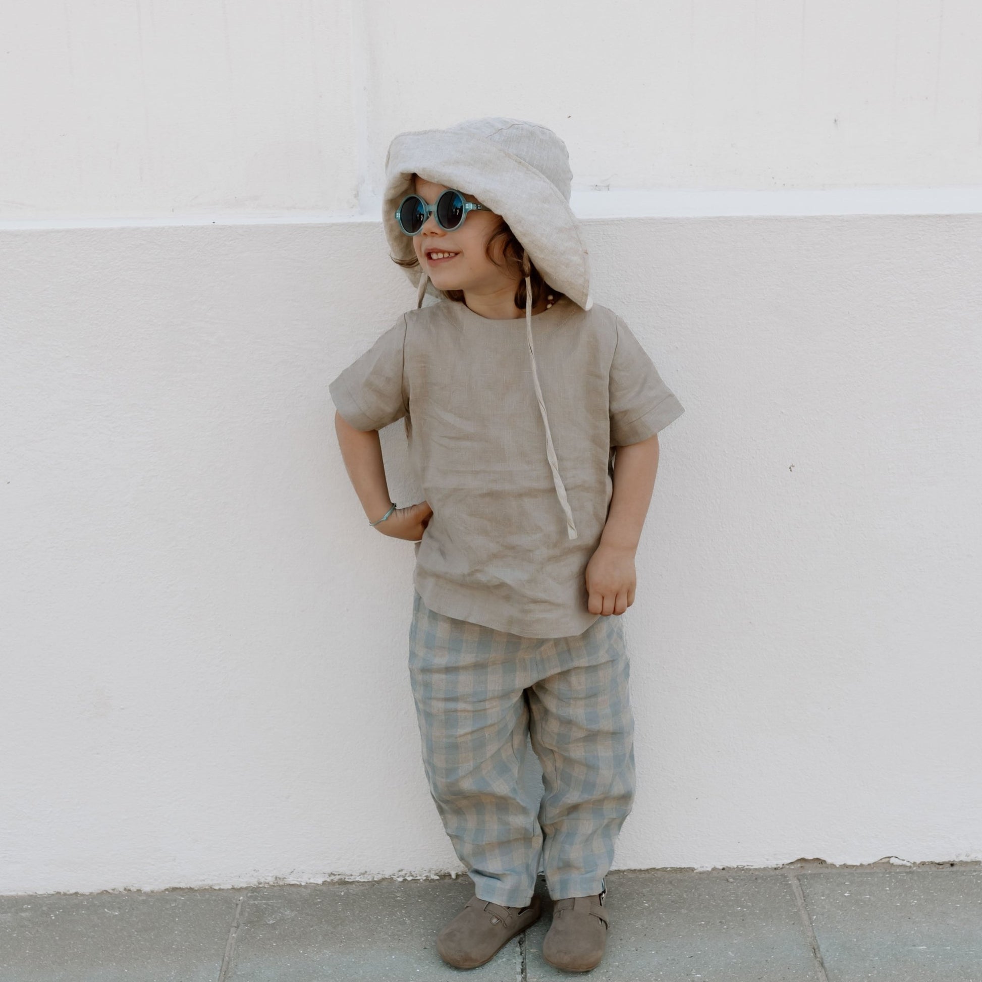 Basic Design Neutral Linen T-shirt - Chichi and Wawa